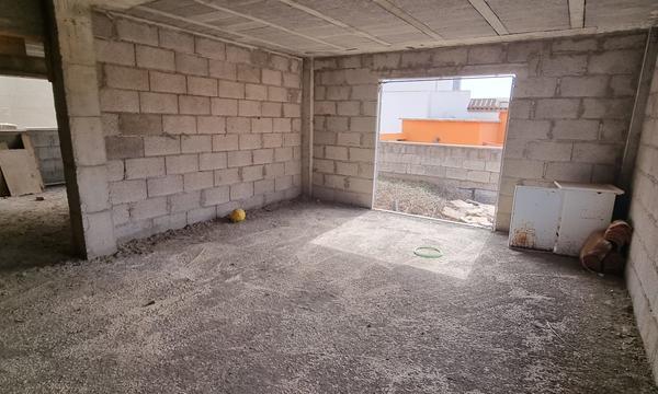 Unfinished house for sale in Las Rosas (10)