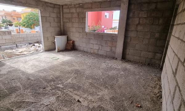 Unfinished house for sale in Las Rosas (13)