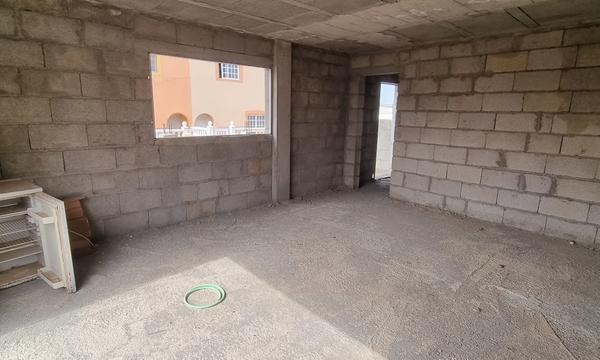 Unfinished house for sale in Las Rosas (14)