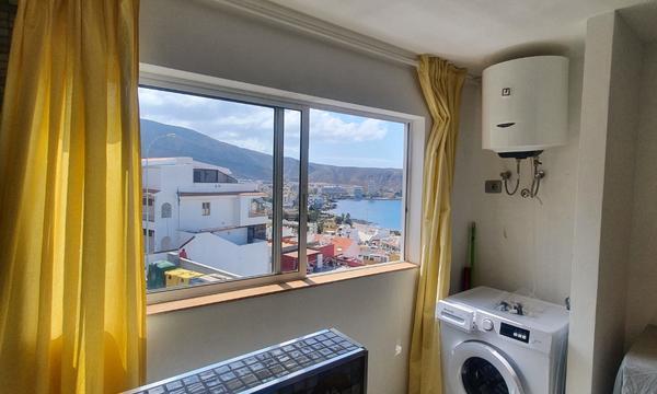En Venta: Impresionante Apartamento en Los Cristianos con Espectaculares Vistas al Mar (5)