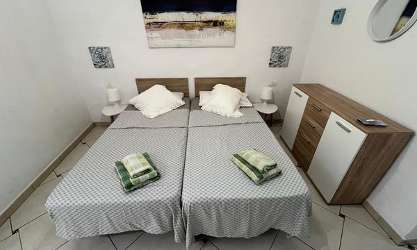 For sale, studio in Los Geranios (2)
