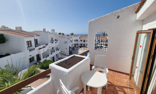 BEVERLY HILLS CLUB, LOS CRISTIANOS (5)