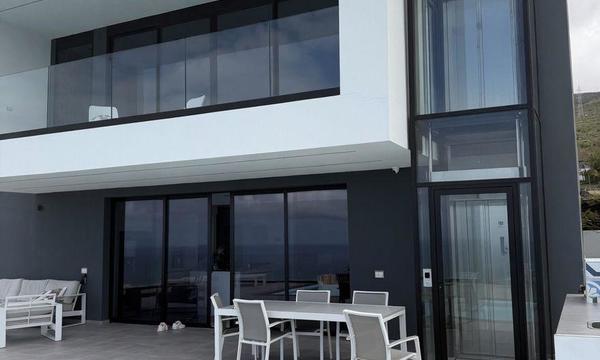Luxusvilla mit Meerblick (2)