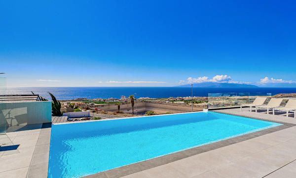 Luxusvilla mit Meerblick (0)